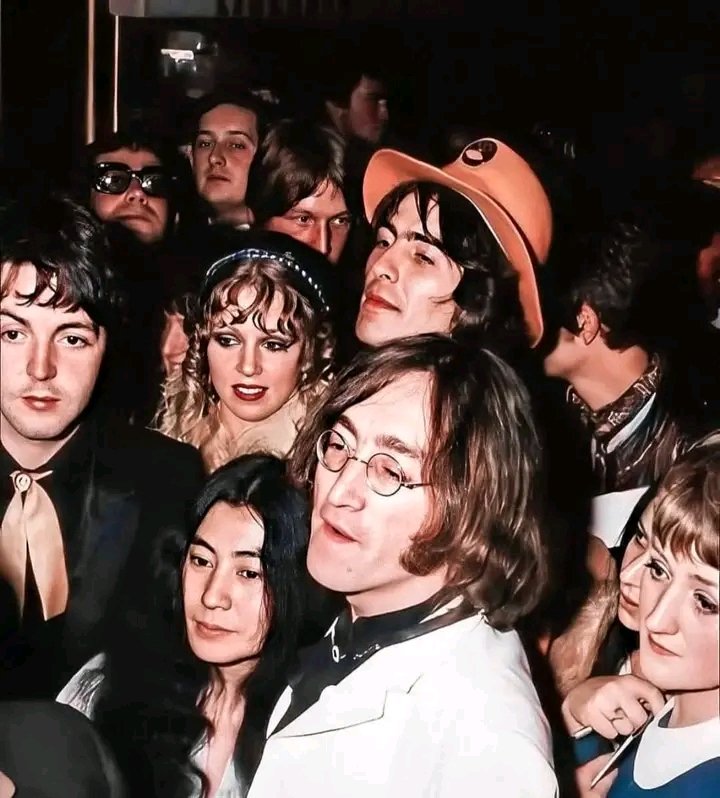“All Together Now”: The Beatles Dazzle at the July 17th, 1968 ‘Yellow Submarine’ Premiere at London Pavilion in Piccadilly Circus — A Psychedelic Night of Music, Art, and Revolution