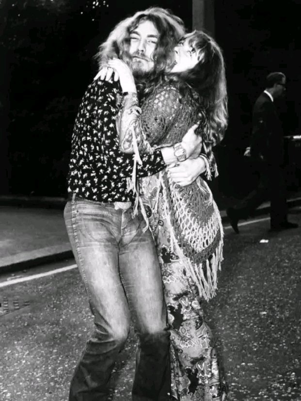 When Paths Crossed in Harmony: How Robert Plant and Sandy Denny’s Parallel Journeys Through the British Folk and Rock Scenes in September 1970 Foreshadowed Their Iconic Duet in ‘The Battle of Evermore’