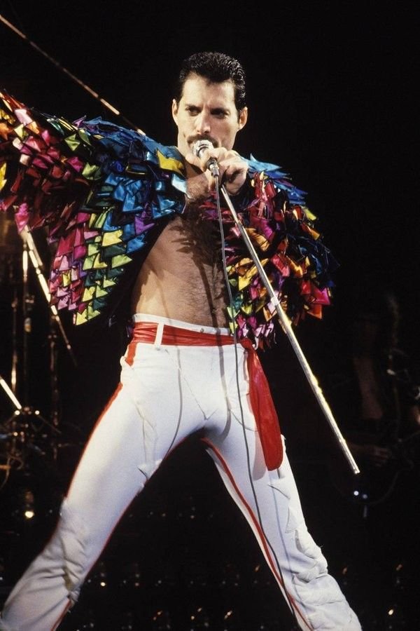 “Music Is My Life and My Life Is Music”: Freddie Mercury’s Heartfelt Reflection During His Final Visit to Japan in 1986